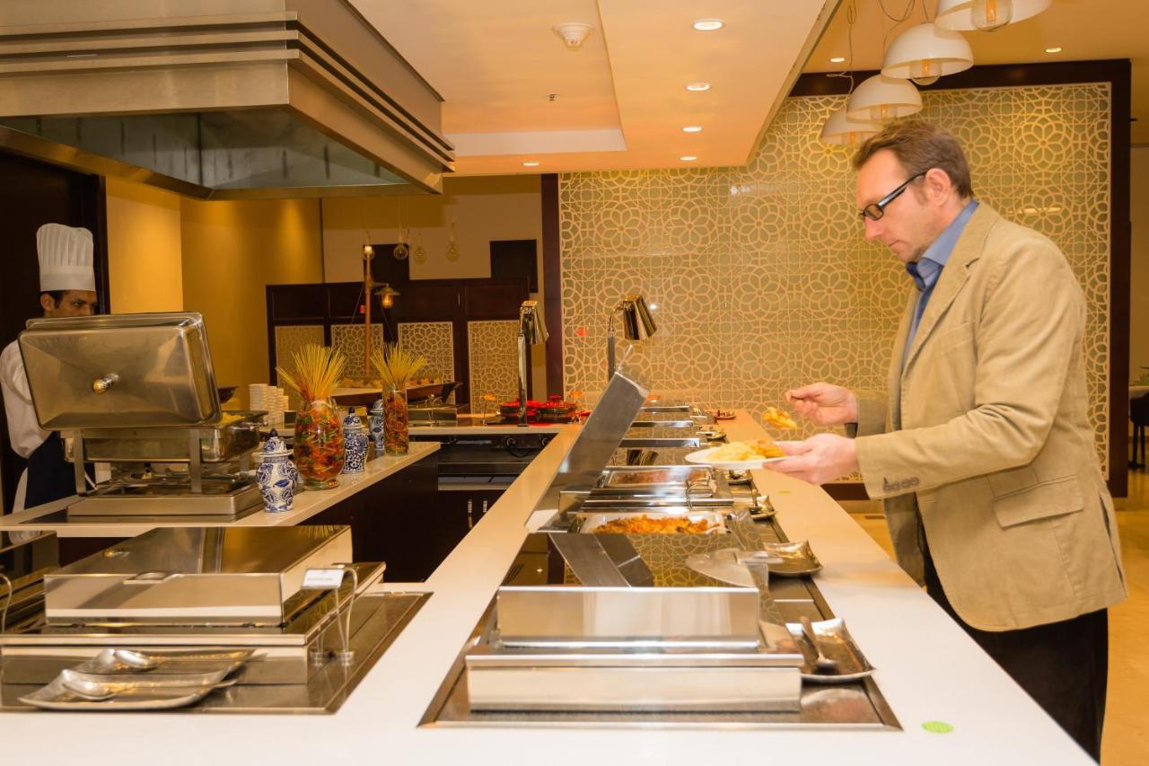 Holiday Inn Yanbu By Ihg Exterior foto